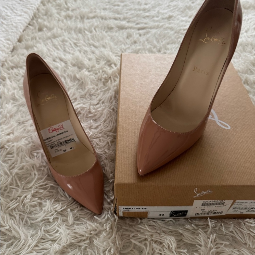 Christian Louboutin Pigalle 100 Patent Leather Pumps